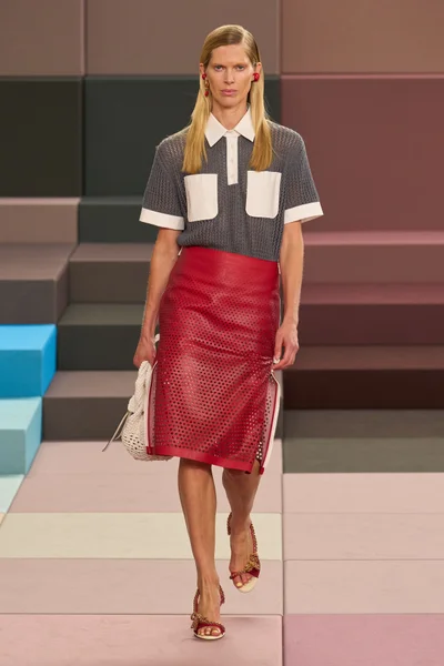Look 38